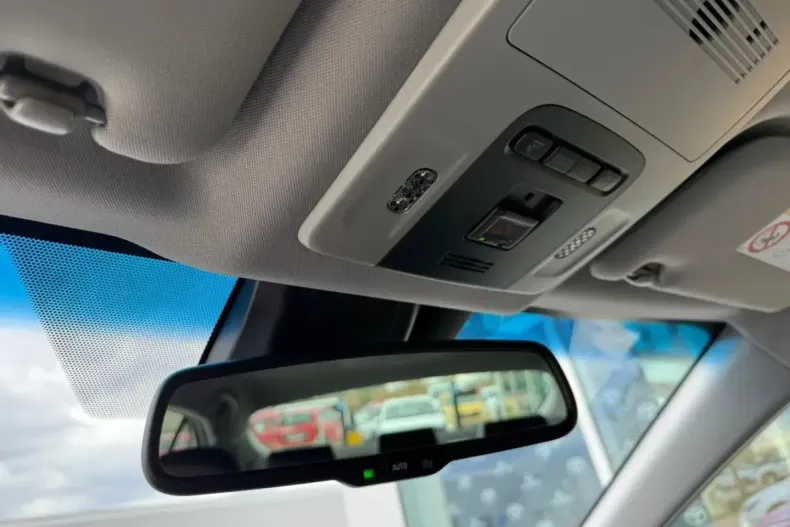 Toyota Camry din 2023 cu 49.077 km - oferta TOY257255 - foto 18