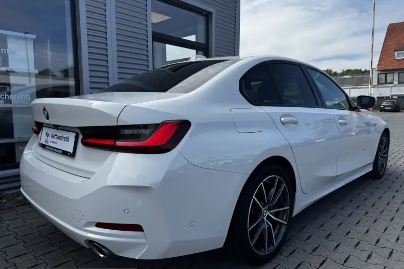 BMW 318 (Seria 3) din 2022 cu 84.109 km - oferta BMW257259 - foto 3