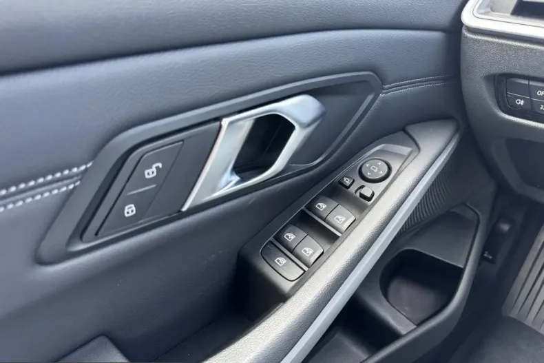 BMW 318 (Seria 3) din 2022 cu 84.109 km - oferta BMW257259 - foto 8