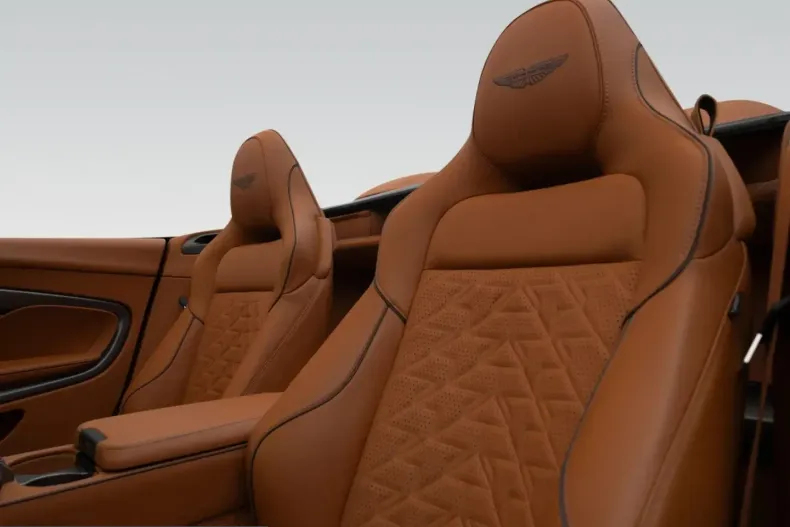 Aston Martin Vanquish din 2026 cu 4.999 km - oferta AST257275 - foto 8