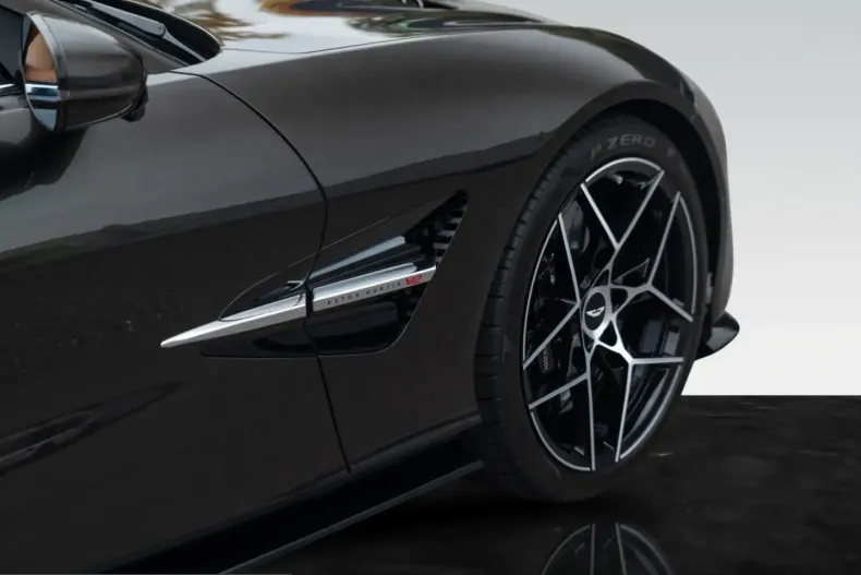 Aston Martin Vanquish din 2026 cu 4.999 km - oferta AST257275 - foto 11