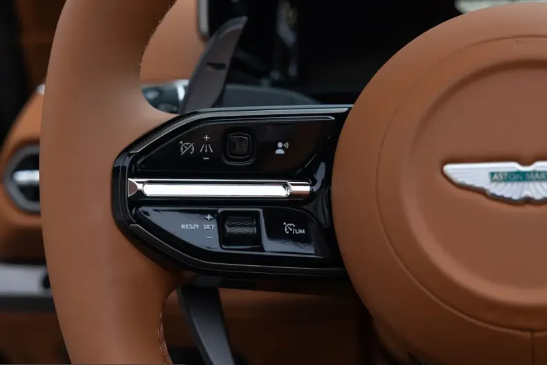 Aston Martin Vanquish din 2026 cu 4.999 km - oferta AST257275 - foto 29