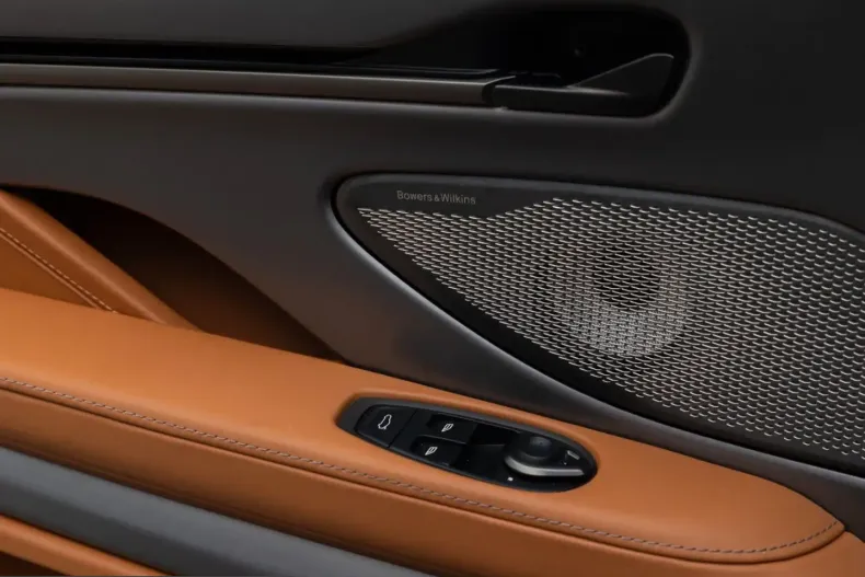 Aston Martin Vanquish din 2026 cu 4.999 km - oferta AST257275 - foto 32