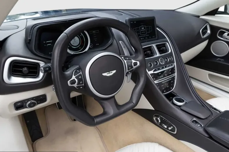 Aston Martin DB11 din 2023 cu 15.550 km - oferta AST257279 - foto 3