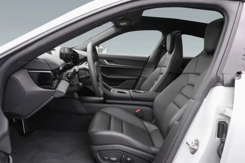 Porsche Taycan din 2025 cu 19.900 km - oferta POR257297 - foto 17