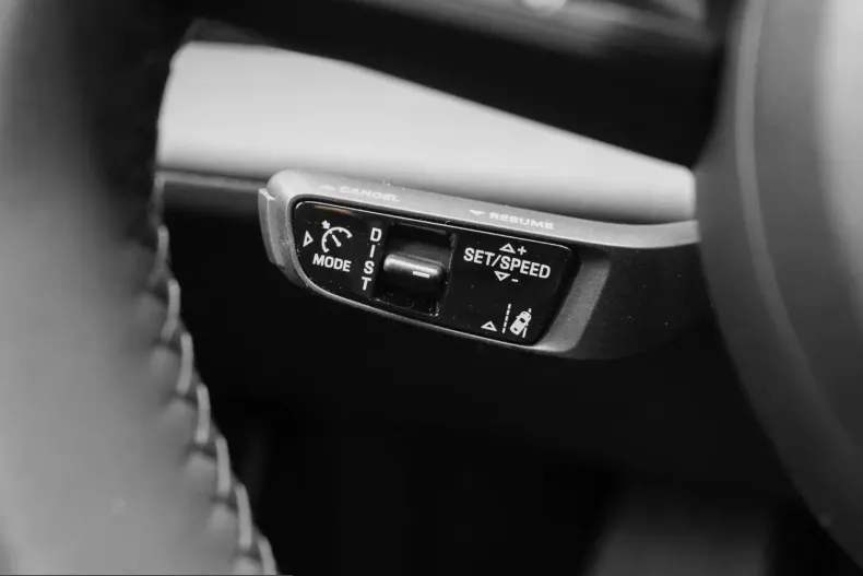 Porsche Taycan din 2025 cu 19.900 km - oferta POR257297 - foto 20