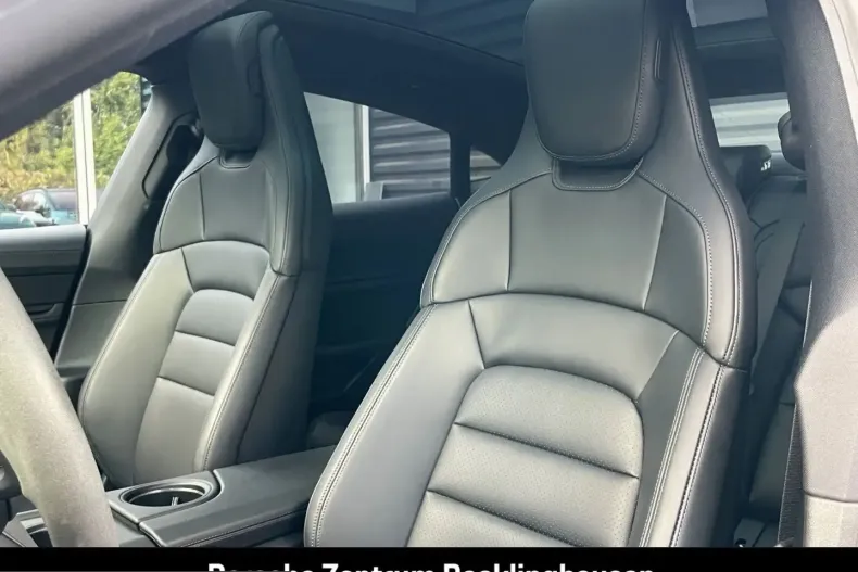Porsche Taycan din 2025 cu 21.948 km - oferta POR257304 - foto 5