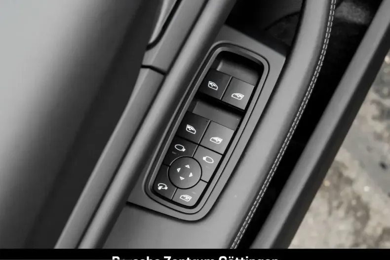 Porsche Taycan din 2025 cu 13.000 km - oferta POR257306 - foto 18