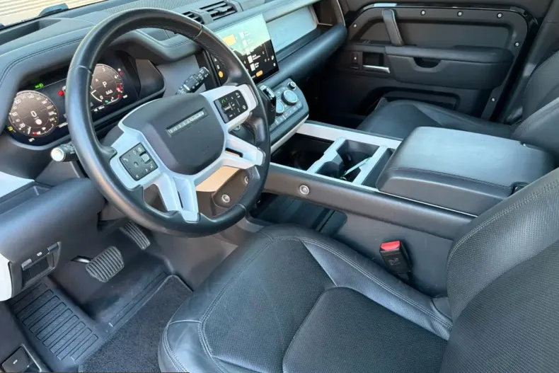 Land Rover Defender din 2025 cu 34.800 km - oferta LAN257335 - foto 15