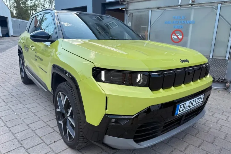 Jeep Compass din 2026 cu 7.500 km - oferta JEE257337 - foto 1