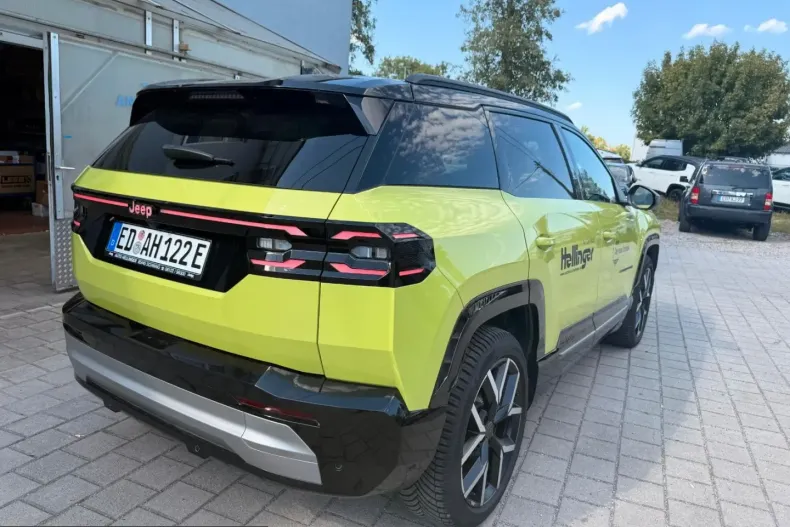 Jeep Compass din 2026 cu 7.500 km - oferta JEE257337 - foto 4