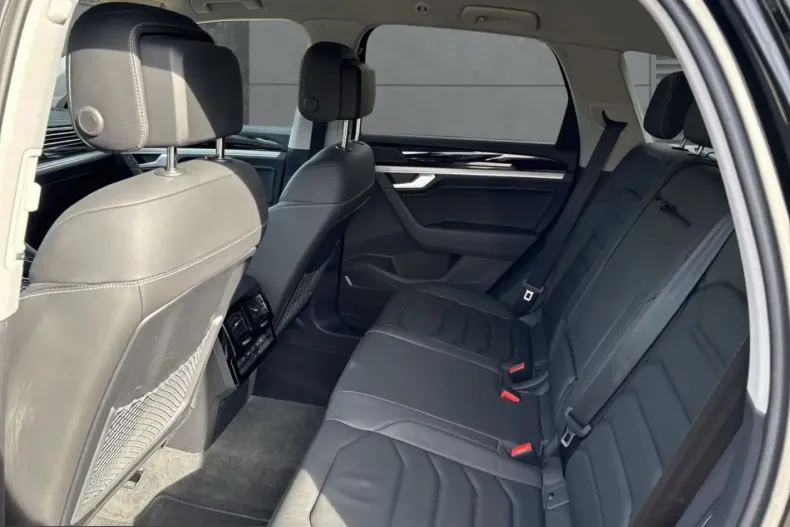 Volkswagen Touareg din 2025 cu 29.800 km - oferta VOL257340 - foto 10