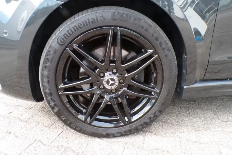 Mercedes-Benz V 300 (Clasa V) din 2022 cu 79.000 km - oferta MER257343 - foto 8