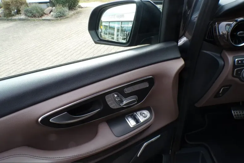 Mercedes-Benz V 300 (Clasa V) din 2022 cu 79.000 km - oferta MER257343 - foto 18