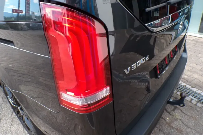 Mercedes-Benz V 300 (Clasa V) din 2022 cu 79.000 km - oferta MER257343 - foto 26