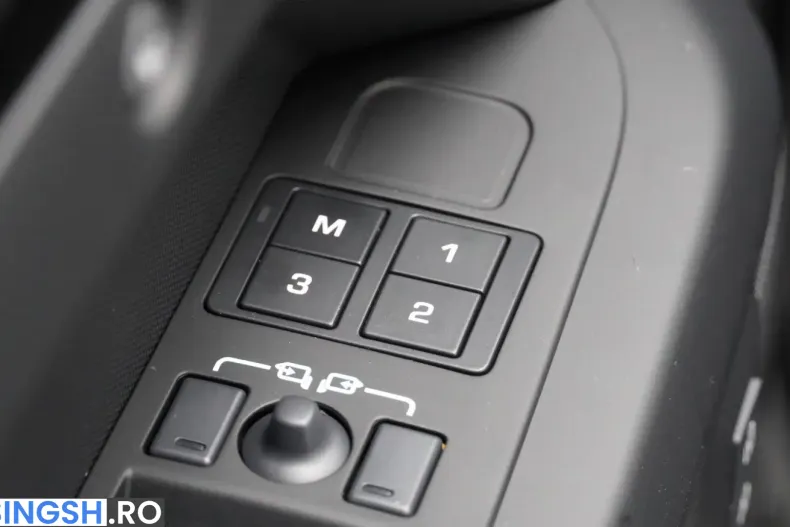 Land Rover Defender din 2026 cu 7.500 km - oferta LAN257369 - foto 16