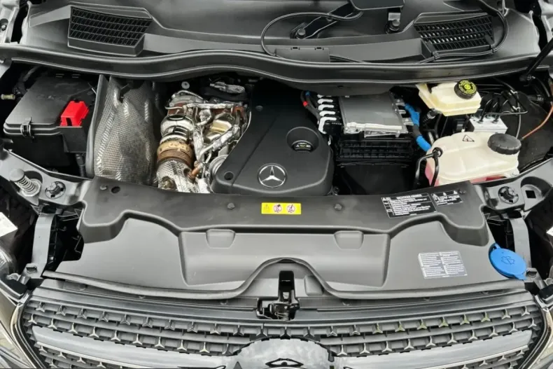 Mercedes-Benz V 300 (Clasa V) din 2025 cu 46.100 km - oferta MER257375 - foto 18