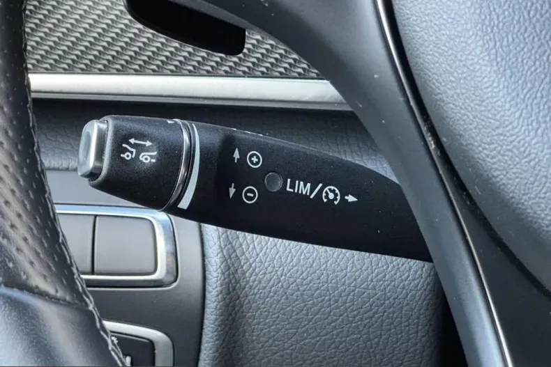 Mercedes-Benz V 300 (Clasa V) din 2024 cu 46.640 km - oferta MER257383 - foto 26