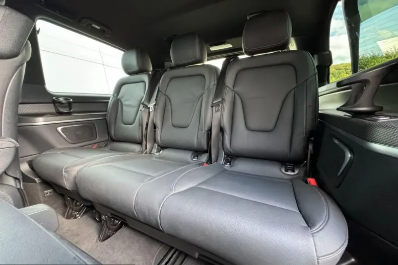 Mercedes-Benz V 300 (Clasa V) din 2024 cu 46.640 km - oferta MER257383 - foto 43