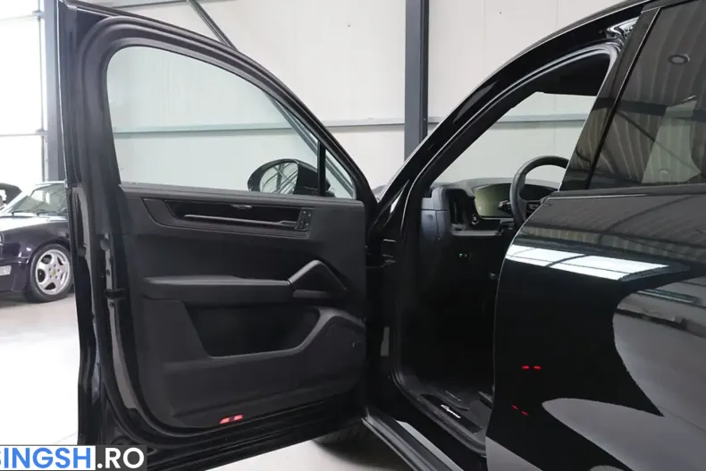 Porsche Cayenne din 2025 cu 6.889 km - oferta POR257398 - foto 8