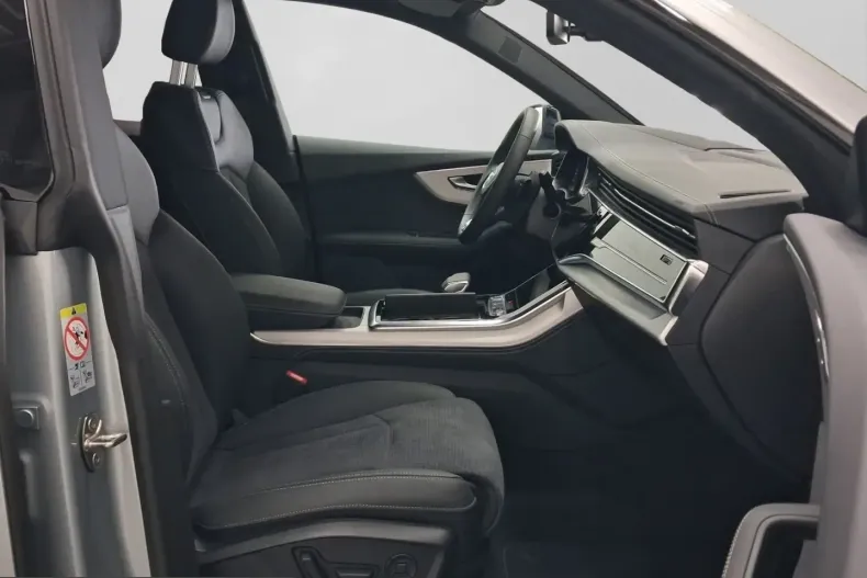 Audi Q8 din 2025 cu 4.500 km - oferta AUD257419 - foto 3