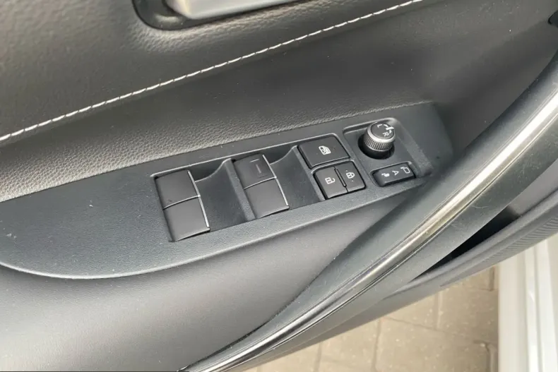 Toyota Corolla din 2023 cu 44.116 km - oferta TOY257428 - foto 19