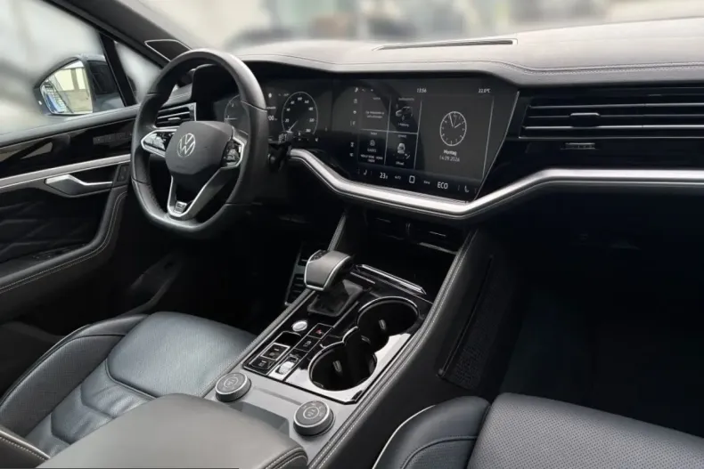 Volkswagen Touareg din 2024 cu 39.934 km - oferta VOL257430 - foto 10