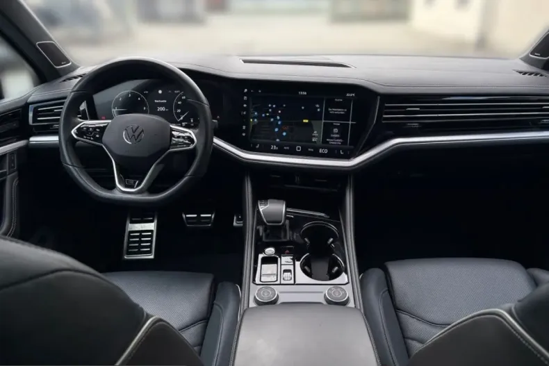Volkswagen Touareg din 2024 cu 39.934 km - oferta VOL257430 - foto 12