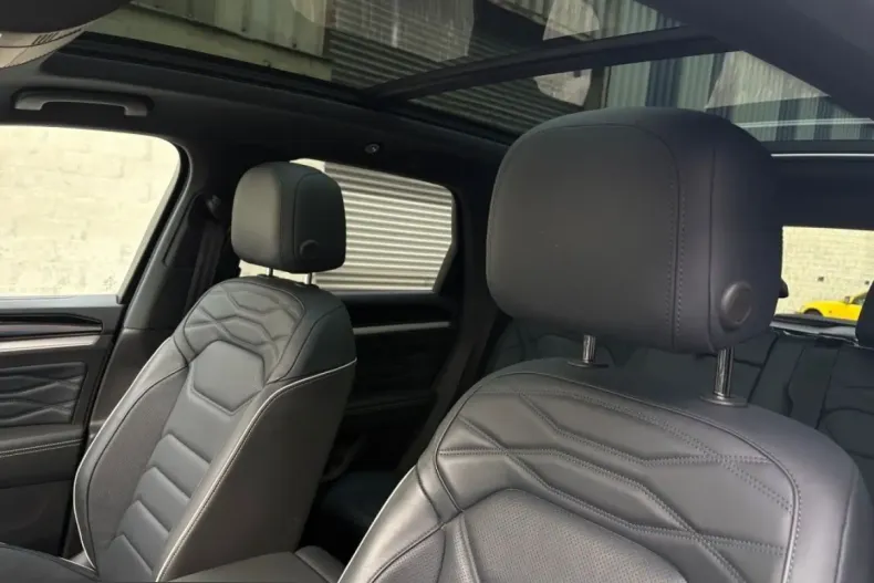 Volkswagen Touareg din 2024 cu 39.934 km - oferta VOL257430 - foto 18