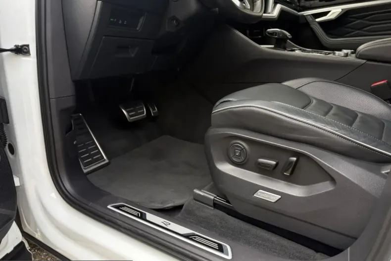 Volkswagen Touareg din 2024 cu 39.934 km - oferta VOL257430 - foto 20