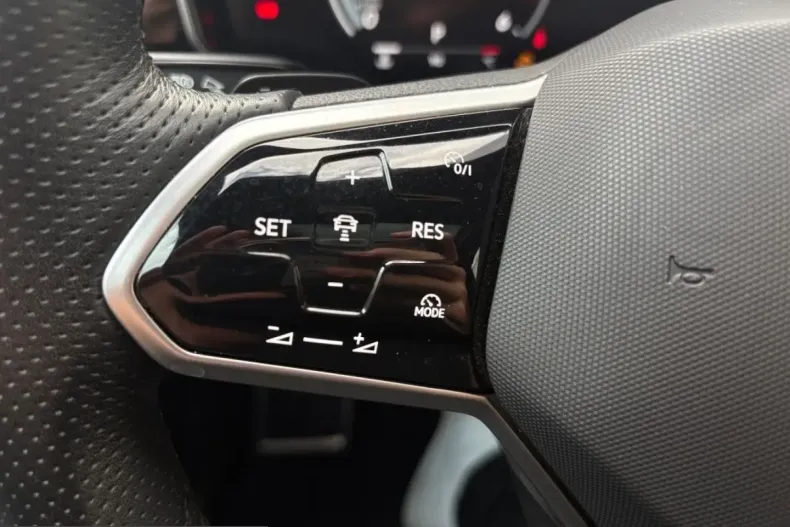 Volkswagen Touareg din 2024 cu 39.934 km - oferta VOL257430 - foto 22