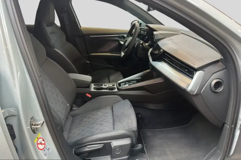 Audi A3 din 2025 cu 6.404 km - oferta AUD257431 - foto 3