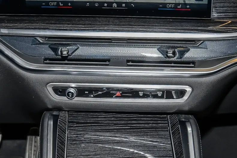 BMW X6 (Seria X) din 2025 cu 14.100 km - oferta BMW257470 - foto 15