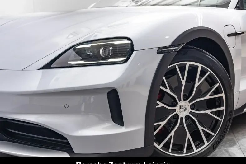 Porsche Taycan din 2024 cu 32.388 km - oferta POR257473 - foto 8