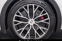 Porsche Taycan din 2024 cu 32.388 km - oferta POR257473 - foto 10
