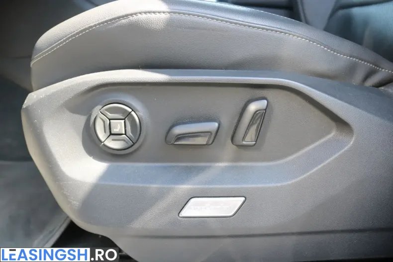 Volkswagen Touareg din 2022 cu 48.171 km - oferta VOL257497 - foto 13