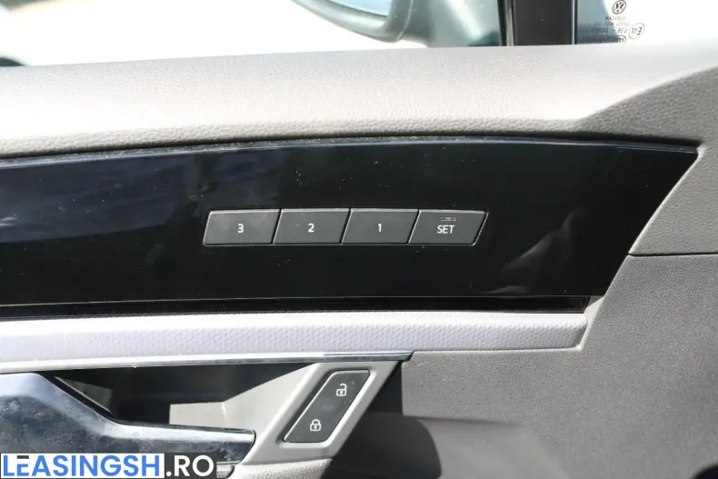 Volkswagen Touareg din 2022 cu 48.171 km - oferta VOL257497 - foto 27