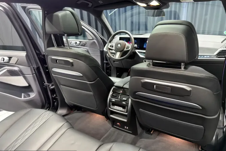 BMW X7 (Seria X) din 2025 cu 20.000 km - oferta BMW257518 - foto 26