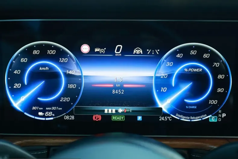 Mercedes-Benz G 580 (Clasa G) din 2025 cu 8.450 km - oferta MER257536 - foto 18