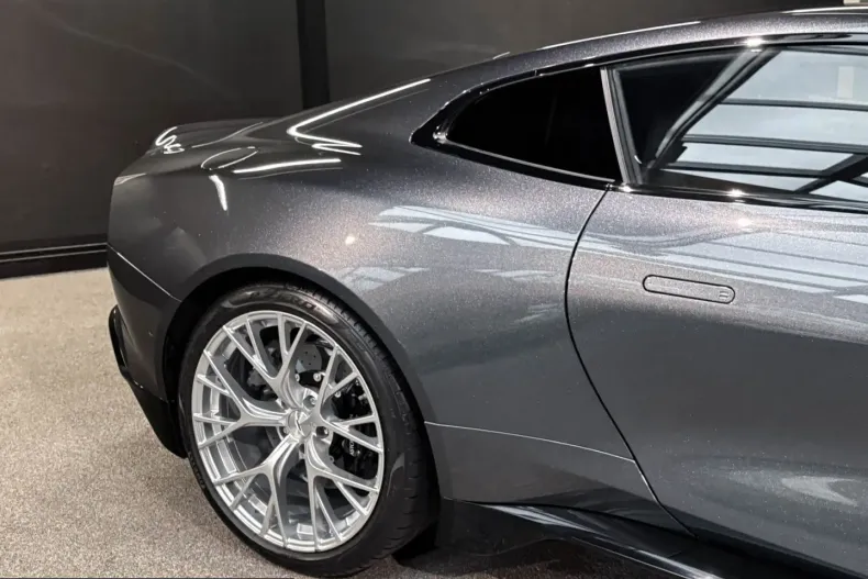 Aston Martin Vanquish din 2025 cu 4.490 km - oferta AST257614 - foto 12