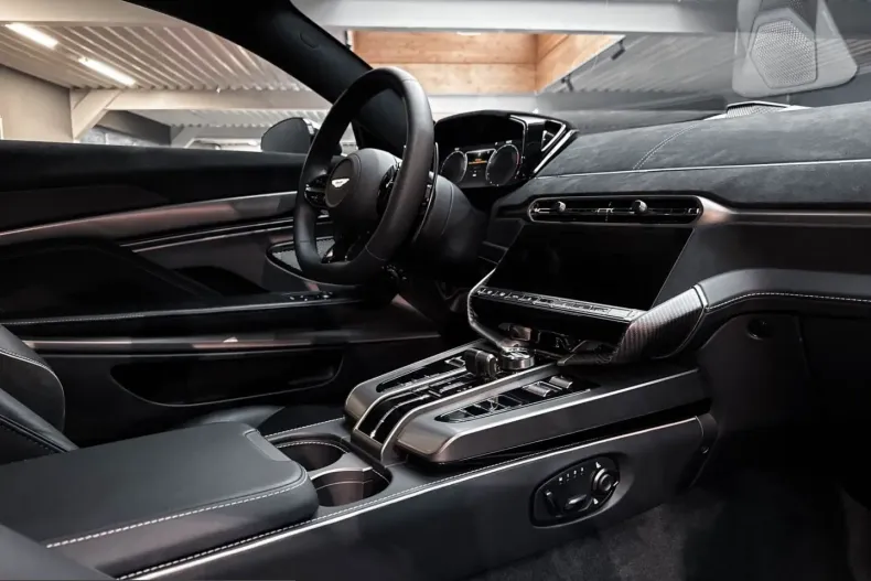 Aston Martin Vanquish din 2025 cu 4.490 km - oferta AST257614 - foto 30