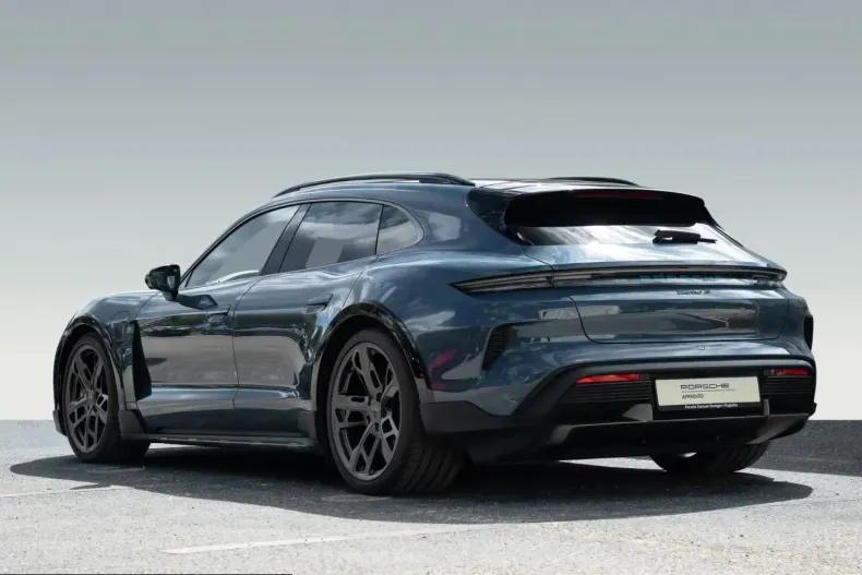 Porsche Taycan din 2025 cu 14.600 km - oferta POR257616 - foto 3
