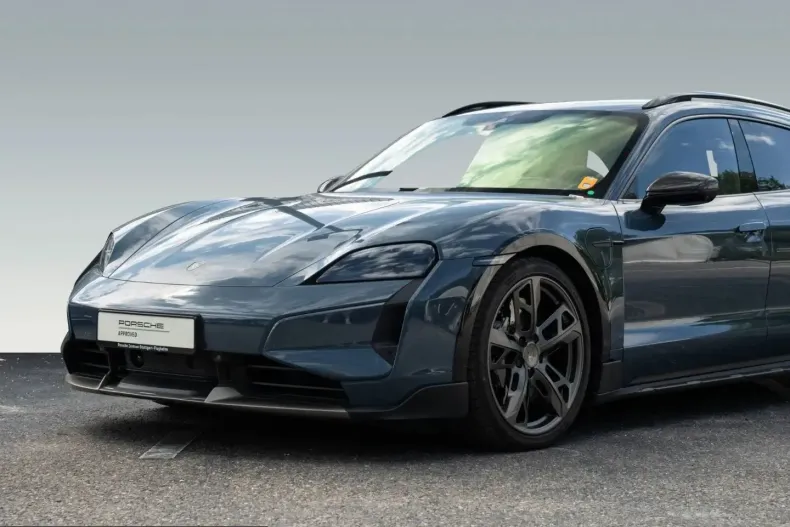 Porsche Taycan din 2025 cu 14.600 km - oferta POR257616 - foto 9