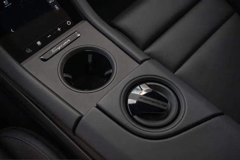 Porsche Taycan din 2025 cu 14.600 km - oferta POR257616 - foto 24