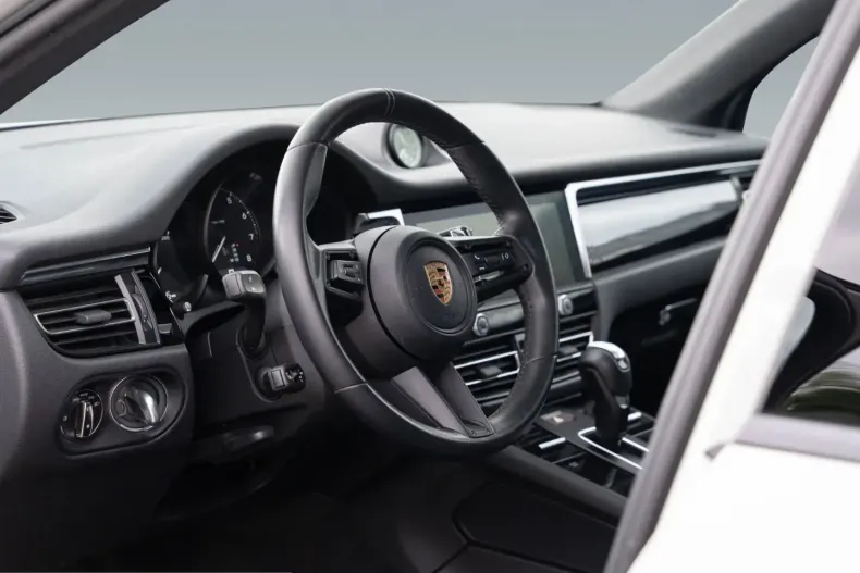 Porsche Macan din 2023 cu 62.600 km - oferta POR257619 - foto 24