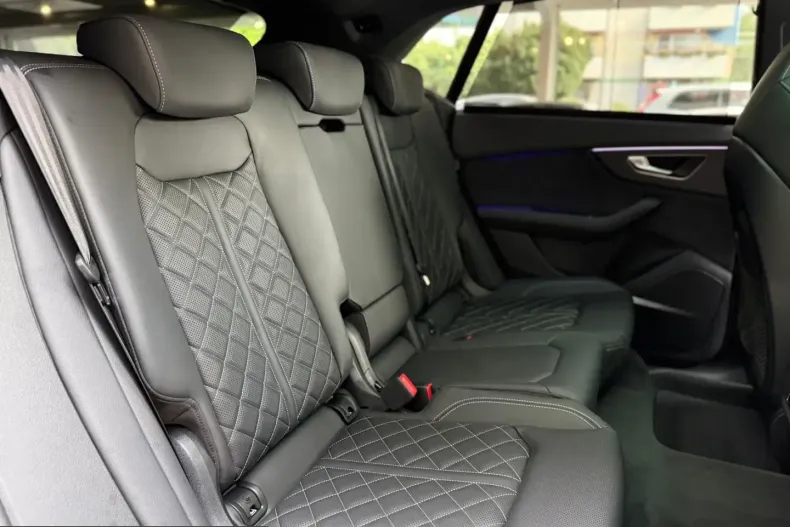Audi SQ8 din 2024 cu 17.000 km - oferta AUD257623 - foto 24
