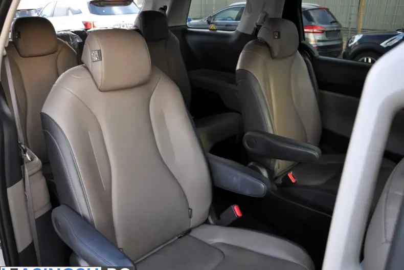 Kia Carnival din 2025 cu 41.000 km - oferta KIA257627 - foto 10
