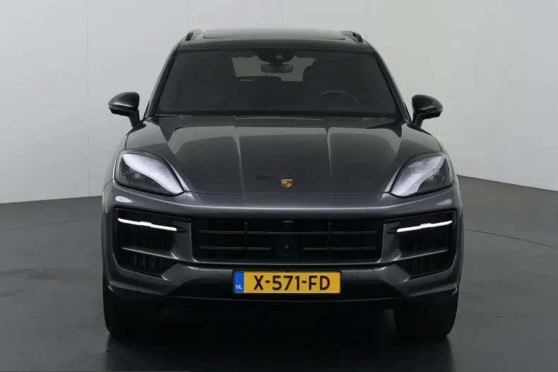 Porsche Cayenne din 2023 cu 65.114 km - oferta POR257638 - foto 3