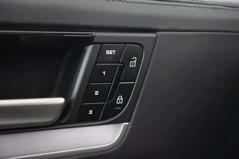 Porsche Cayenne din 2023 cu 65.114 km - oferta POR257638 - foto 41