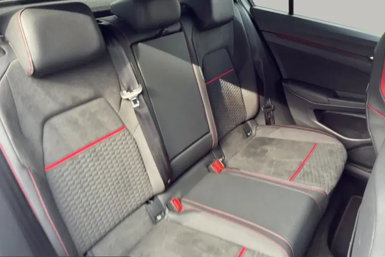 Volkswagen Golf din 2025 cu 18.000 km - oferta VOL257645 - foto 10